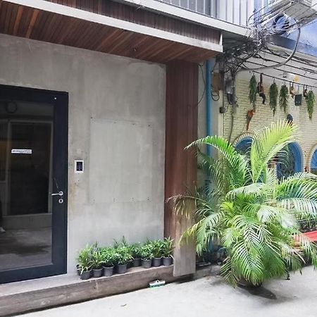 Z Go Inn Bts St Louis Silom V โกอินน์ บีทีเอส เซนต์หลุยส์ สีลม 3 Bangkok Eksteriør billede