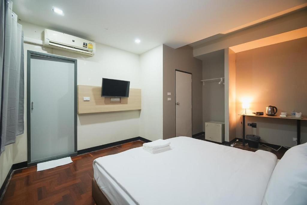 Z Go Inn Bts St Louis Silom V โกอินน์ บีทีเอส เซนต์หลุยส์ สีลม 3 Bangkok Eksteriør billede