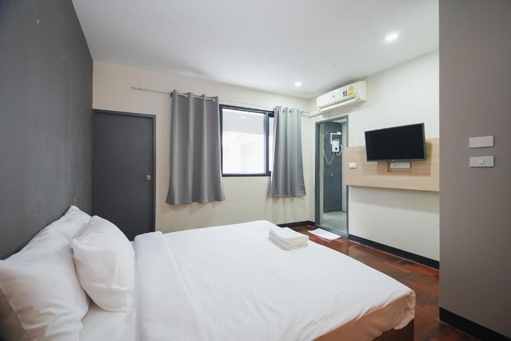 Z Go Inn Bts St Louis Silom V โกอินน์ บีทีเอส เซนต์หลุยส์ สีลม 3 Bangkok Eksteriør billede