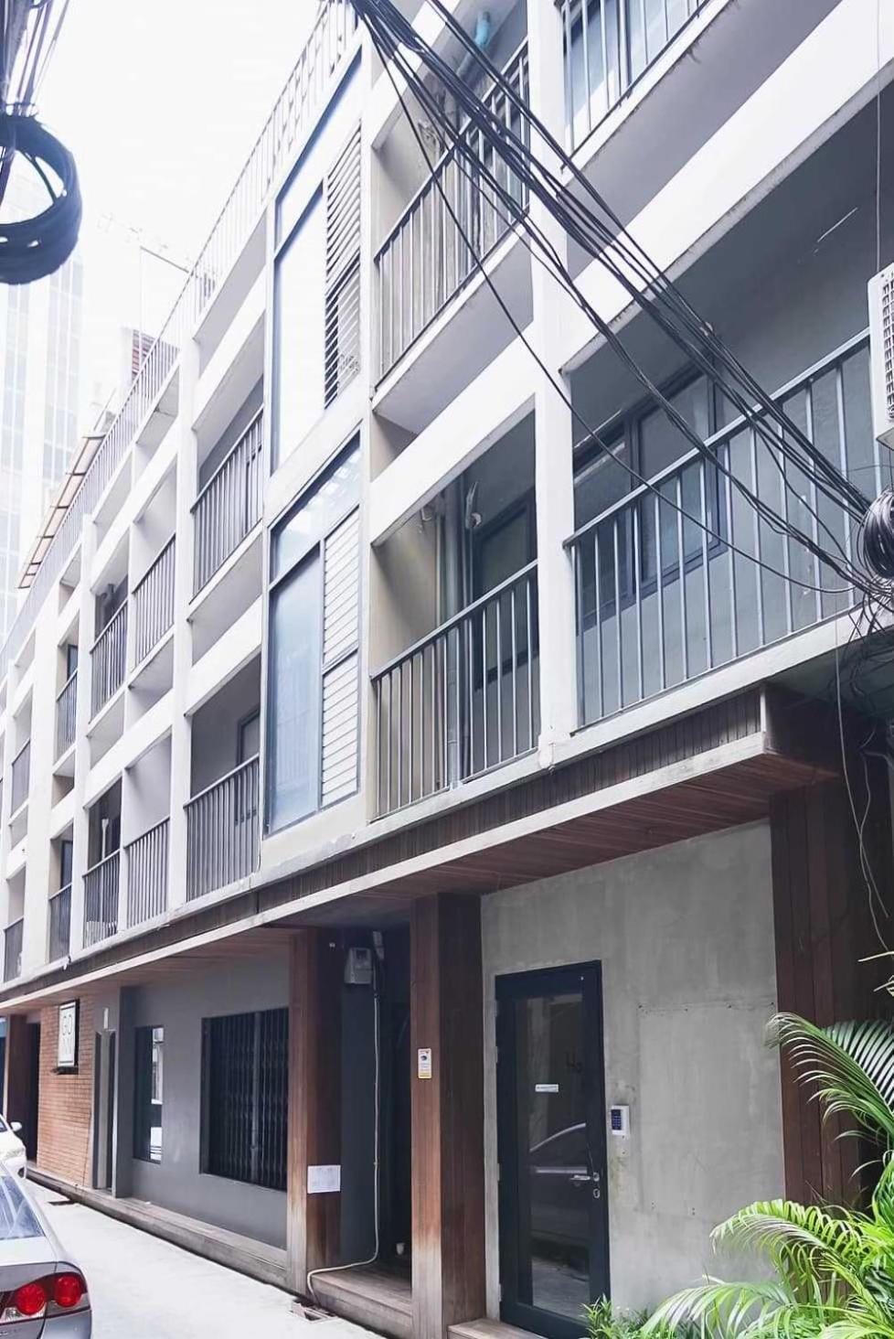 Z Go Inn Bts St Louis Silom V โกอินน์ บีทีเอส เซนต์หลุยส์ สีลม 3 Bangkok Eksteriør billede